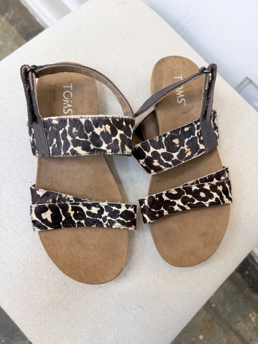 TOMS Women's Size 7 Leopard Print Brown Sandal